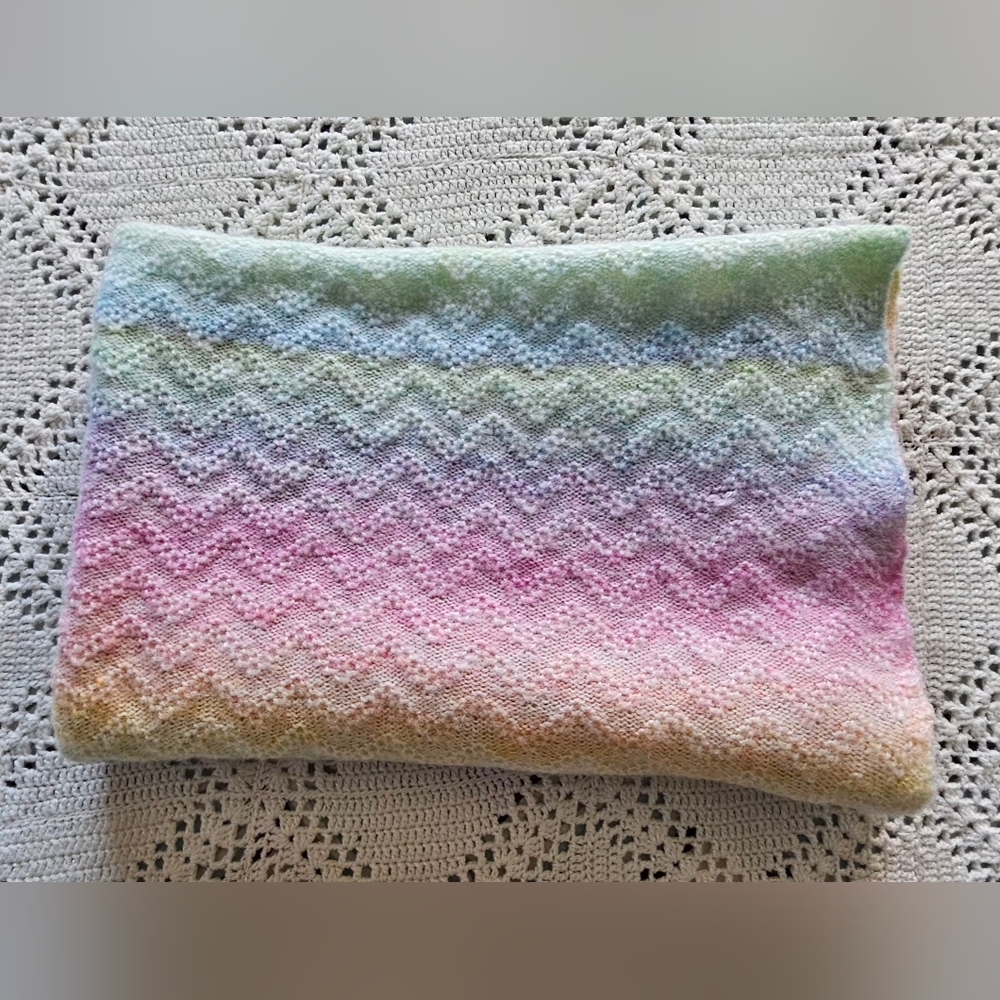 Vintage Pastel Rainbow Chevron Knit Baby Blanket 30x40"